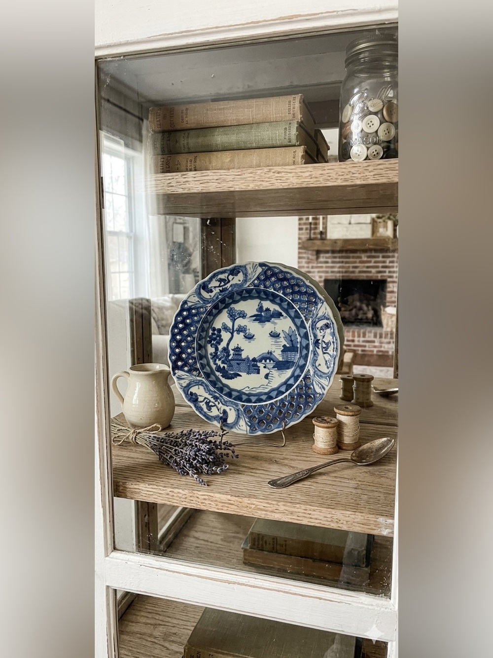 Vintage Chinese Chinoiserie Reticulated Blue & White Plate 8.5"